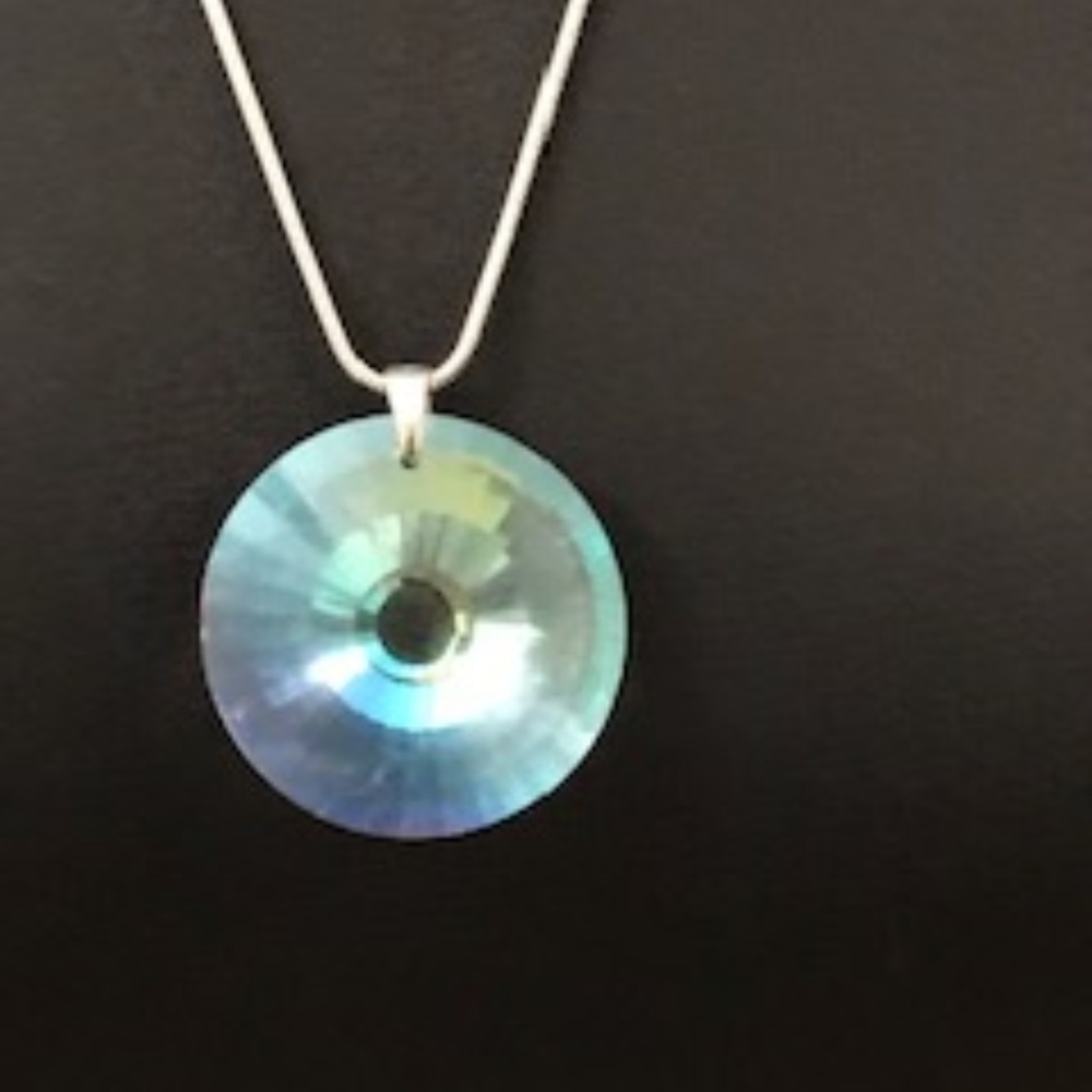 2/$10 Beautiful Jewel Pendant Necklace - Picture 2 of 2